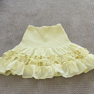 Elegant Lace Trim Mini Skirt in Soft Yellow